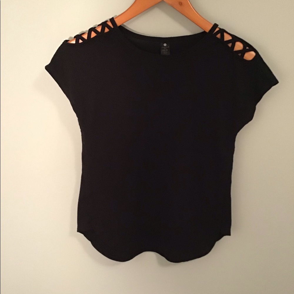 Yogalicious Girls black short sleeve top